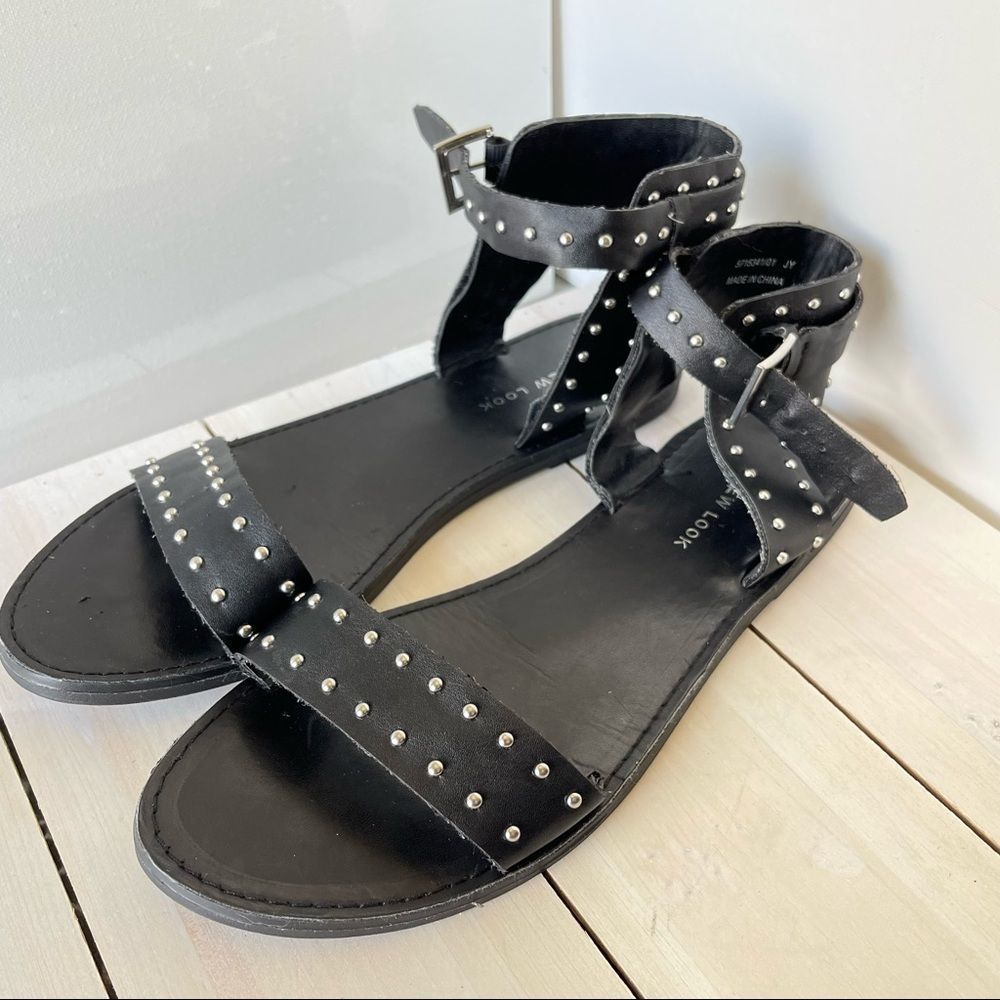New Look BLACK STUDDED FLAT SANDALS Size 7/40